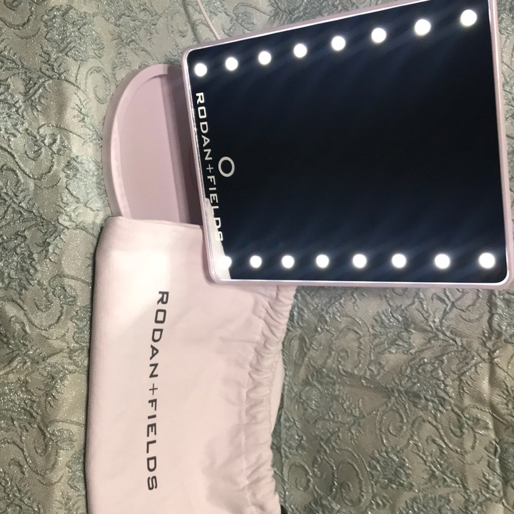 Rodan and Fields LED Makeup Mirror